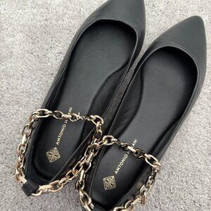 Antonio Melani Womens Black Ballet Flats with Gold Chain